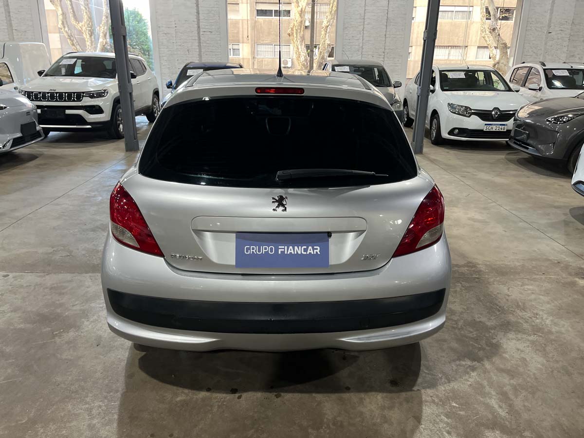 PEUGEOT 207 ACTIVE 1.4 MT 2011