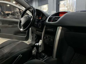 PEUGEOT 207 ACTIVE 1.4 MT 2011