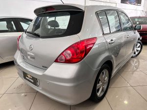 NISSAN TIIDA HB 1.8 AT EXTRA FULL 2013