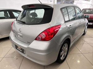 NISSAN TIIDA HB 1.8 AT EXTRA FULL 2013