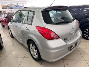 NISSAN TIIDA HB 1.8 AT EXTRA FULL 2013