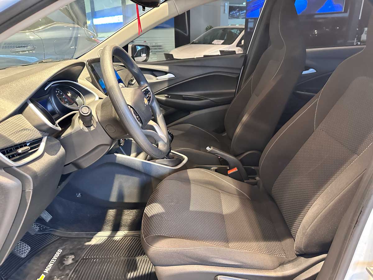 CHEVROLET ONIX PLUS 1.0L LT MT 2024