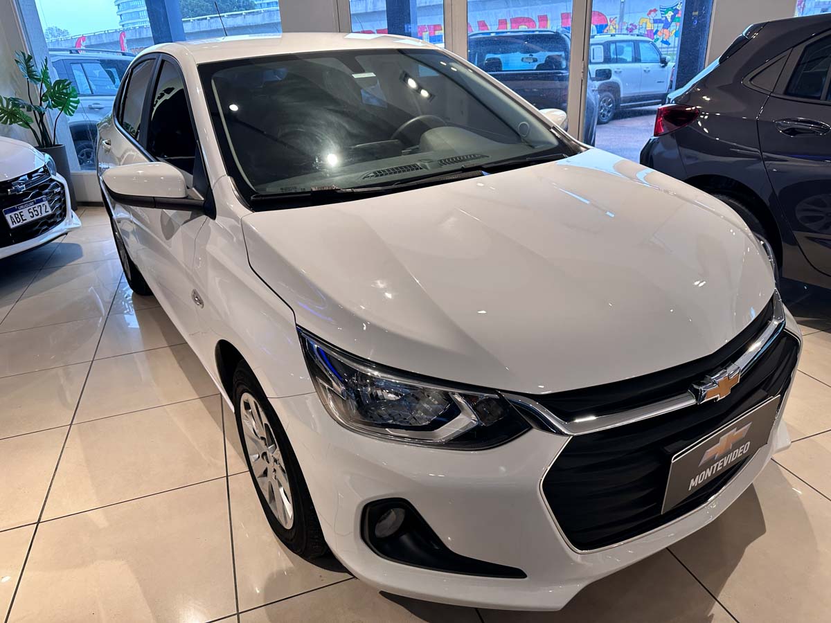 CHEVROLET ONIX PLUS 1.0L LT MT 2024