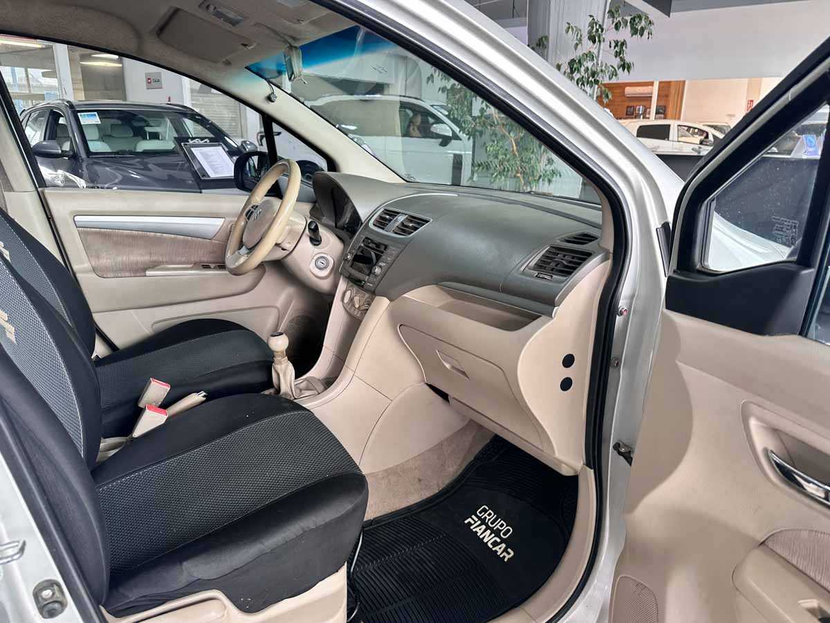 SUZUKI ERTIGA GLX 1.4 MT 7 PASAJEROS EXTRA FULL 2015