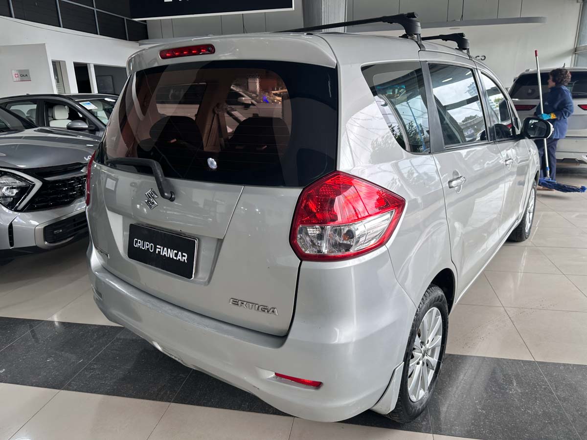 SUZUKI ERTIGA GLX 1.4 MT 7 PASAJEROS EXTRA FULL 2015