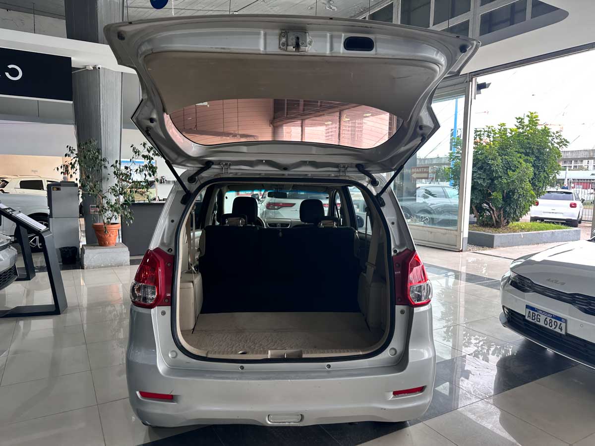 SUZUKI ERTIGA GLX 1.4 MT 7 PASAJEROS EXTRA FULL 2015