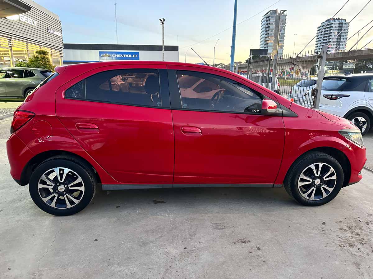 CHEVROLET ONIX LTZ 1.4 MT 5PTS 2014