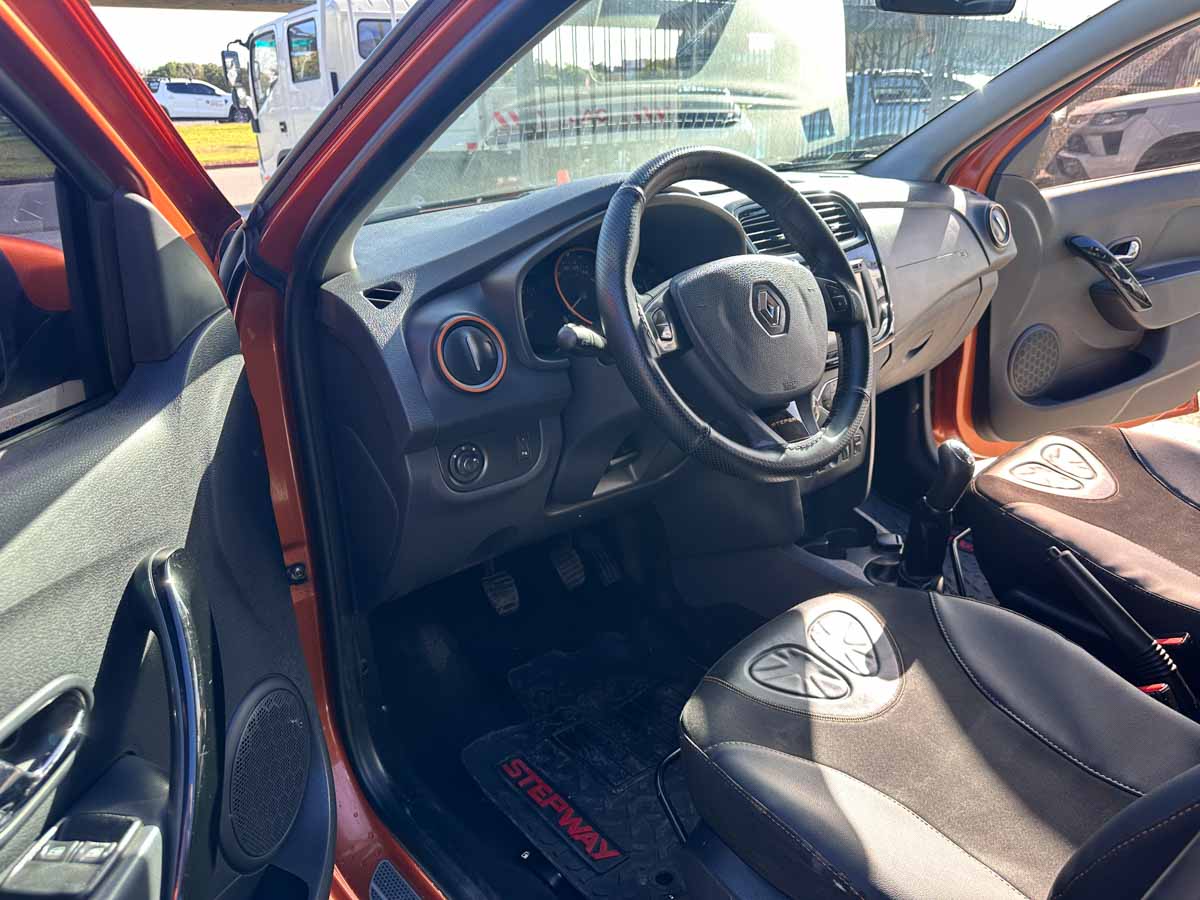 RENAULT NUEVA STEPWAY 1.6 PRIVILEGE FULL 2015