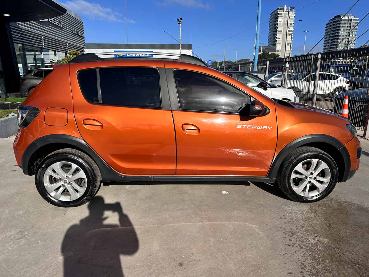 RENAULT NUEVA STEPWAY 1.6 PRIVILEGE FULL 2015