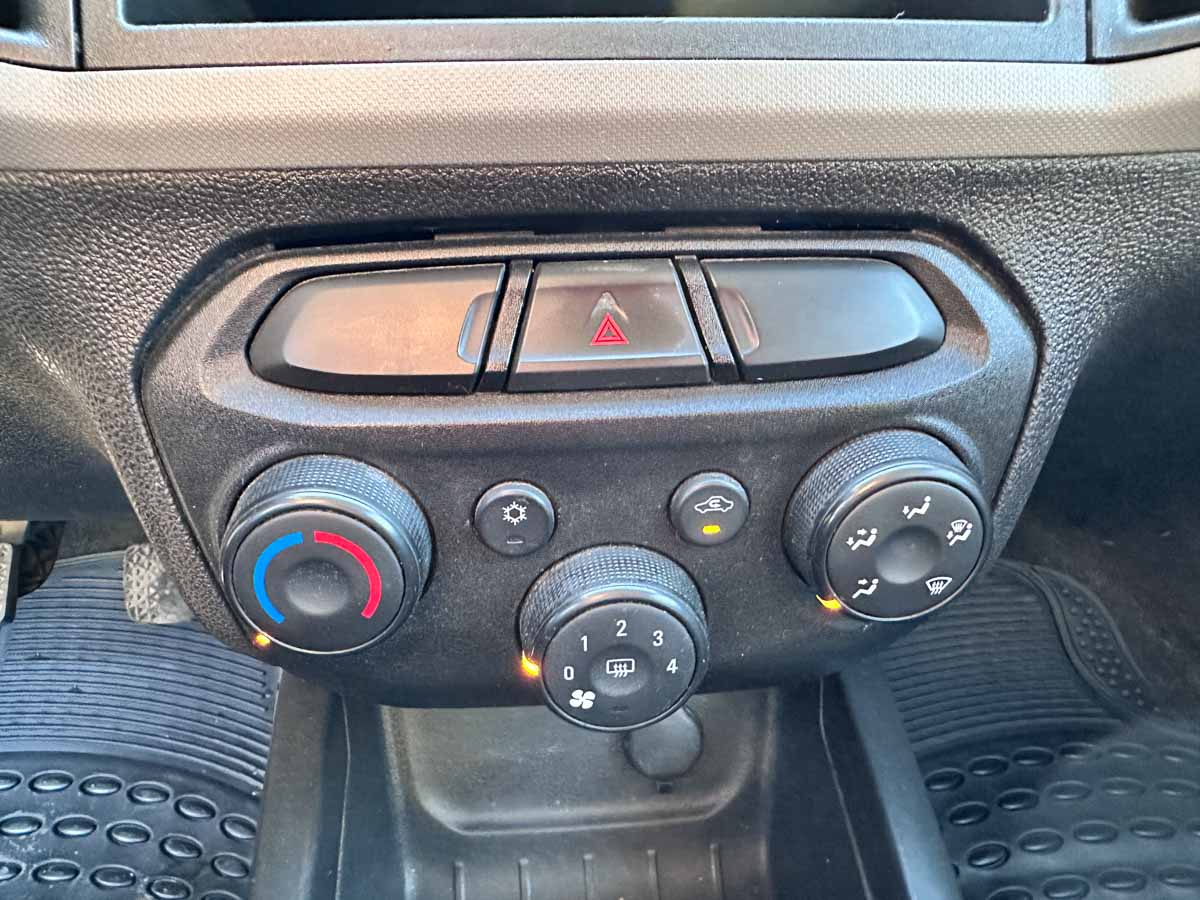CHEVROLET ONIX JOY 1.0 FULL 5PTS 2018