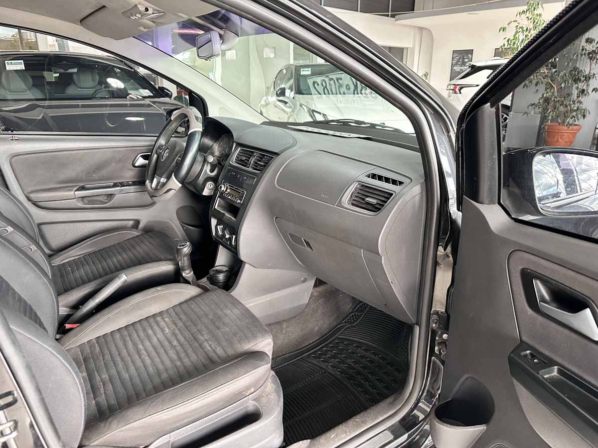 VOLKSWAGEN CROSSFOX 1.6 FULL 5PTS 2011