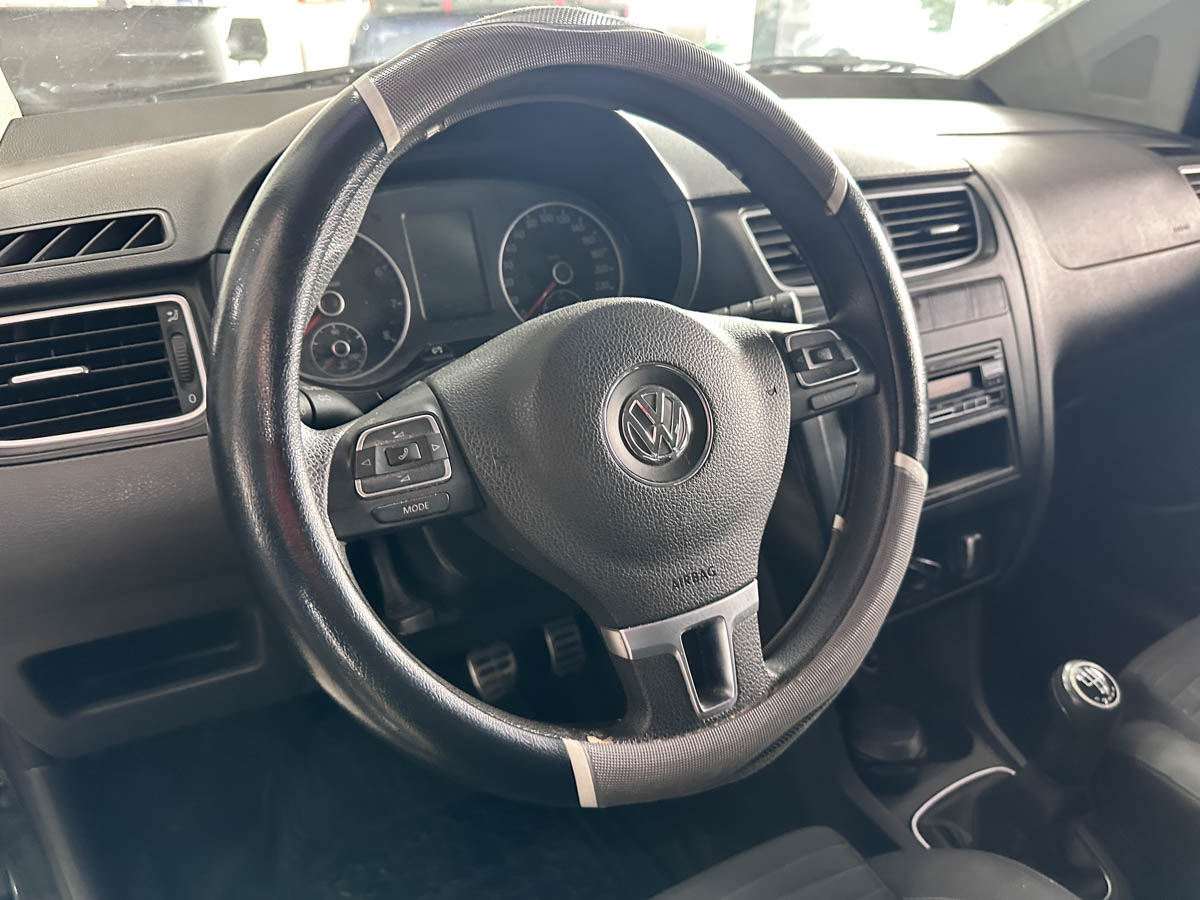 VOLKSWAGEN CROSSFOX 1.6 FULL 5PTS 2011