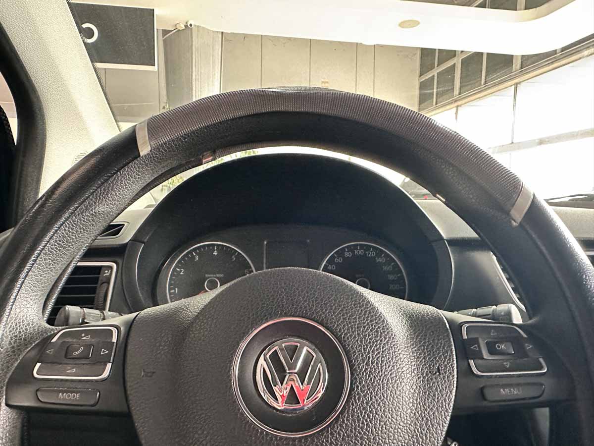 VOLKSWAGEN CROSSFOX 1.6 FULL 5PTS 2011