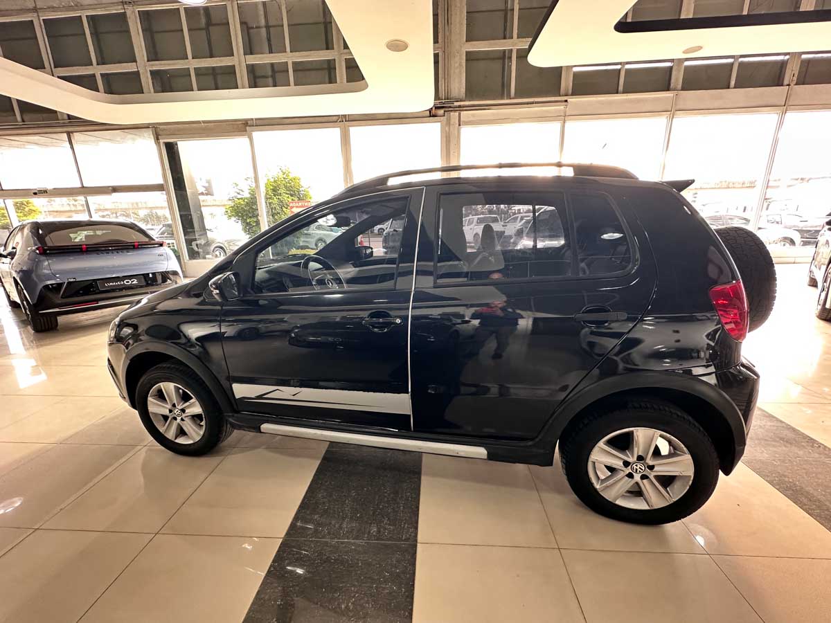 VOLKSWAGEN CROSSFOX 1.6 FULL 5PTS 2011