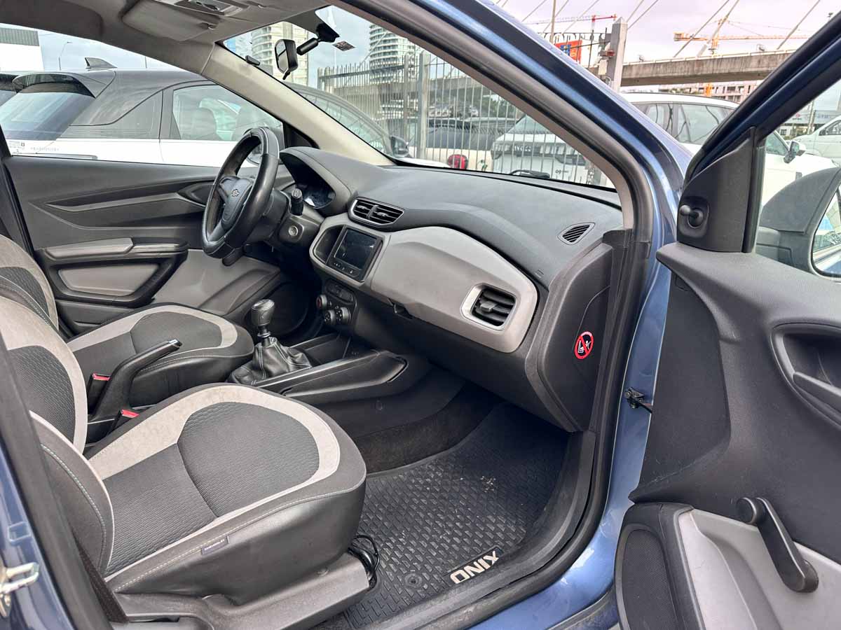 CHEVROLET ONIX LT 1.4 MT 5PTS 2014