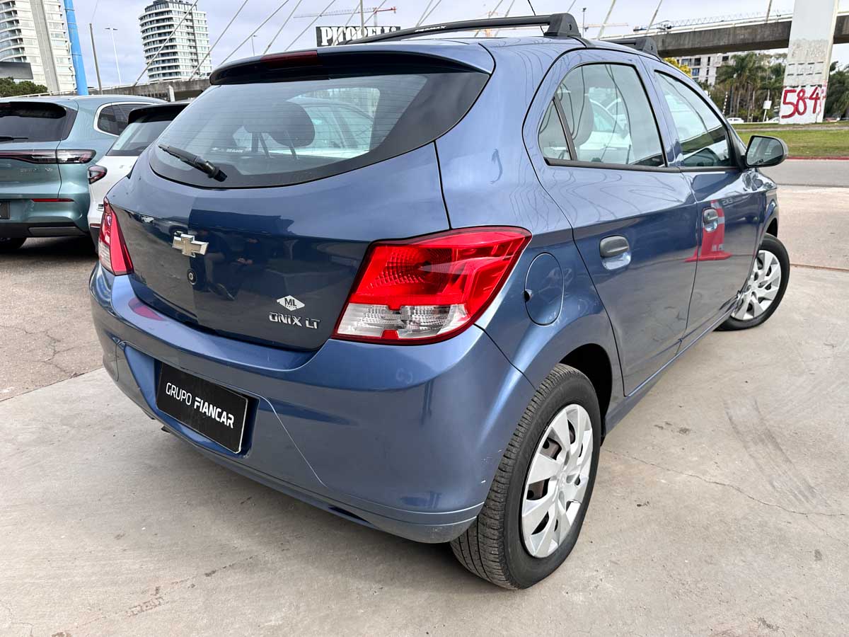 CHEVROLET ONIX LT 1.4 MT 5PTS 2014