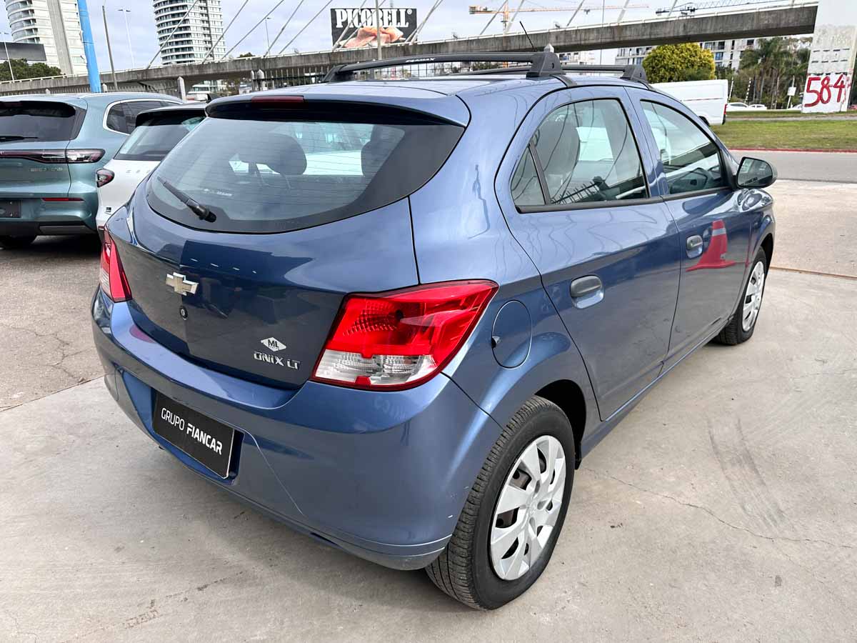 CHEVROLET ONIX LT 1.4 MT 5PTS 2014