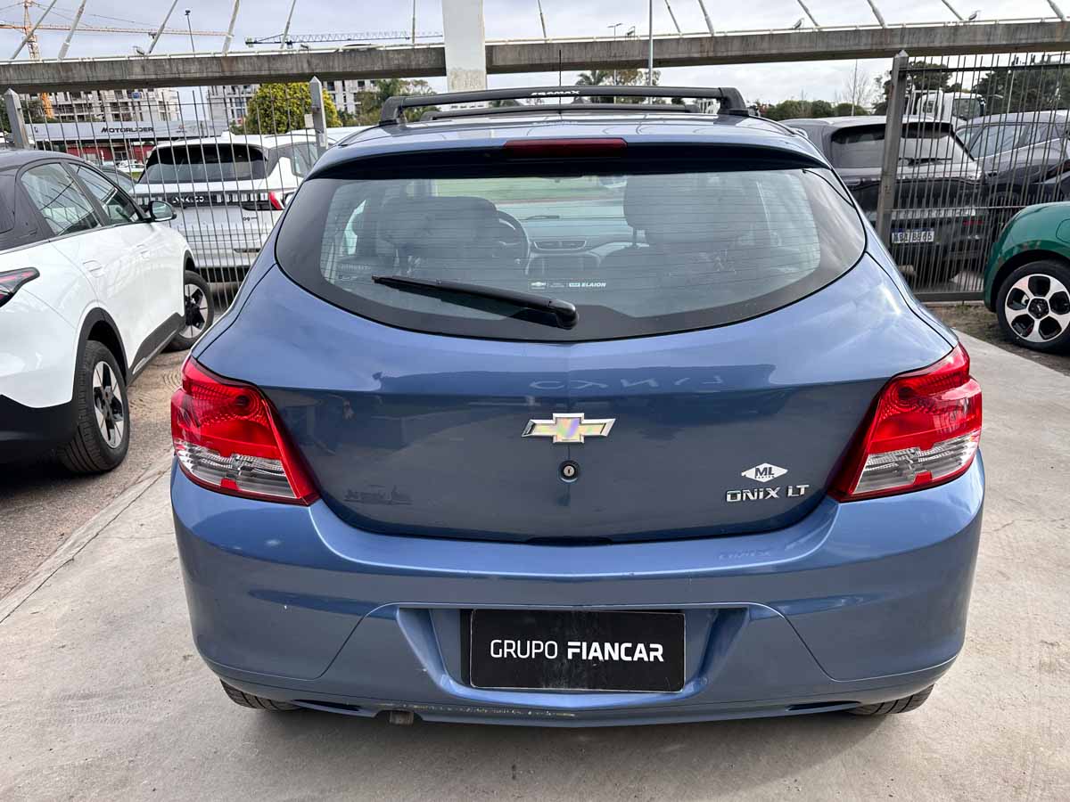 CHEVROLET ONIX LT 1.4 MT 5PTS 2014
