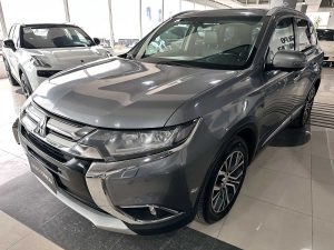 MITSUBISHI OUTLANDER 3.0 AT 4X4 EXTRA FULL 5PTS 2019
