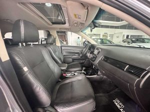 MITSUBISHI OUTLANDER 3.0 AT 4X4 EXTRA FULL 5PTS 2019
