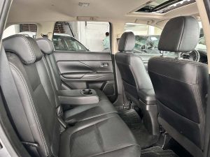 MITSUBISHI OUTLANDER 3.0 AT 4X4 EXTRA FULL 5PTS 2019