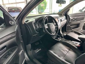 MITSUBISHI OUTLANDER 3.0 AT 4X4 EXTRA FULL 5PTS 2019