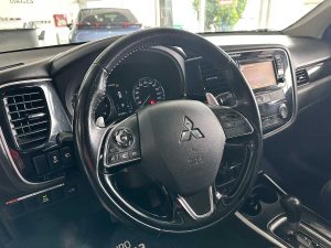 MITSUBISHI OUTLANDER 3.0 AT 4X4 EXTRA FULL 5PTS 2019