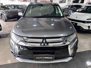 MITSUBISHI OUTLANDER 3.0 AT 4X4 EXTRA FULL 5PTS 2019