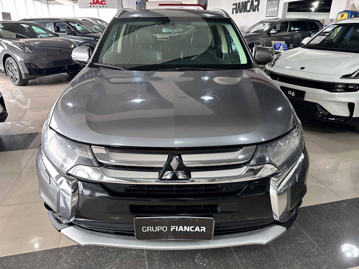 MITSUBISHI OUTLANDER 3.0 AT 4X4 EXTRA FULL 5PTS 2019