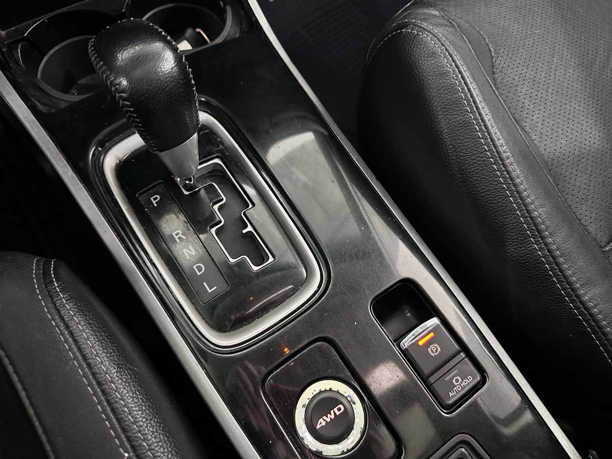 MITSUBISHI OUTLANDER 3.0 AT 4X4 EXTRA FULL 5PTS 2019