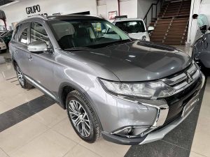 MITSUBISHI OUTLANDER 3.0 AT 4X4 EXTRA FULL 5PTS 2019