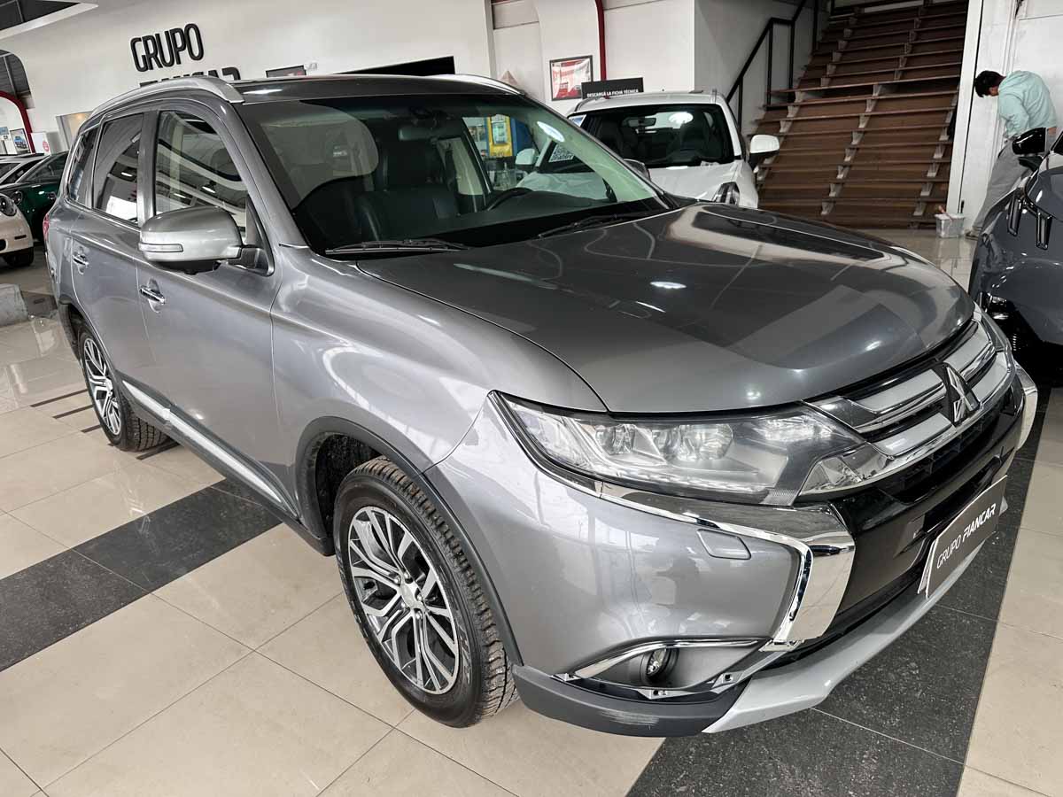 MITSUBISHI OUTLANDER 3.0 AT 4X4 EXTRA FULL 5PTS 2019
