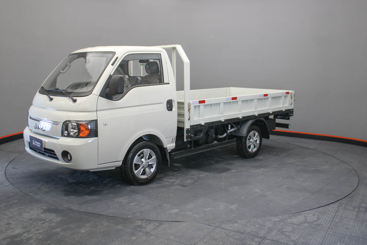 CAMION JAC X200 CARGO 2.0 DIÉSEL 0KM