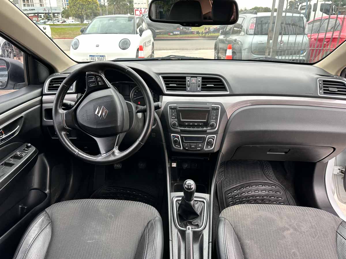 SUZUKI CIAZ GLX 1.4 MT EXTRA FULL 4PTS 2015
