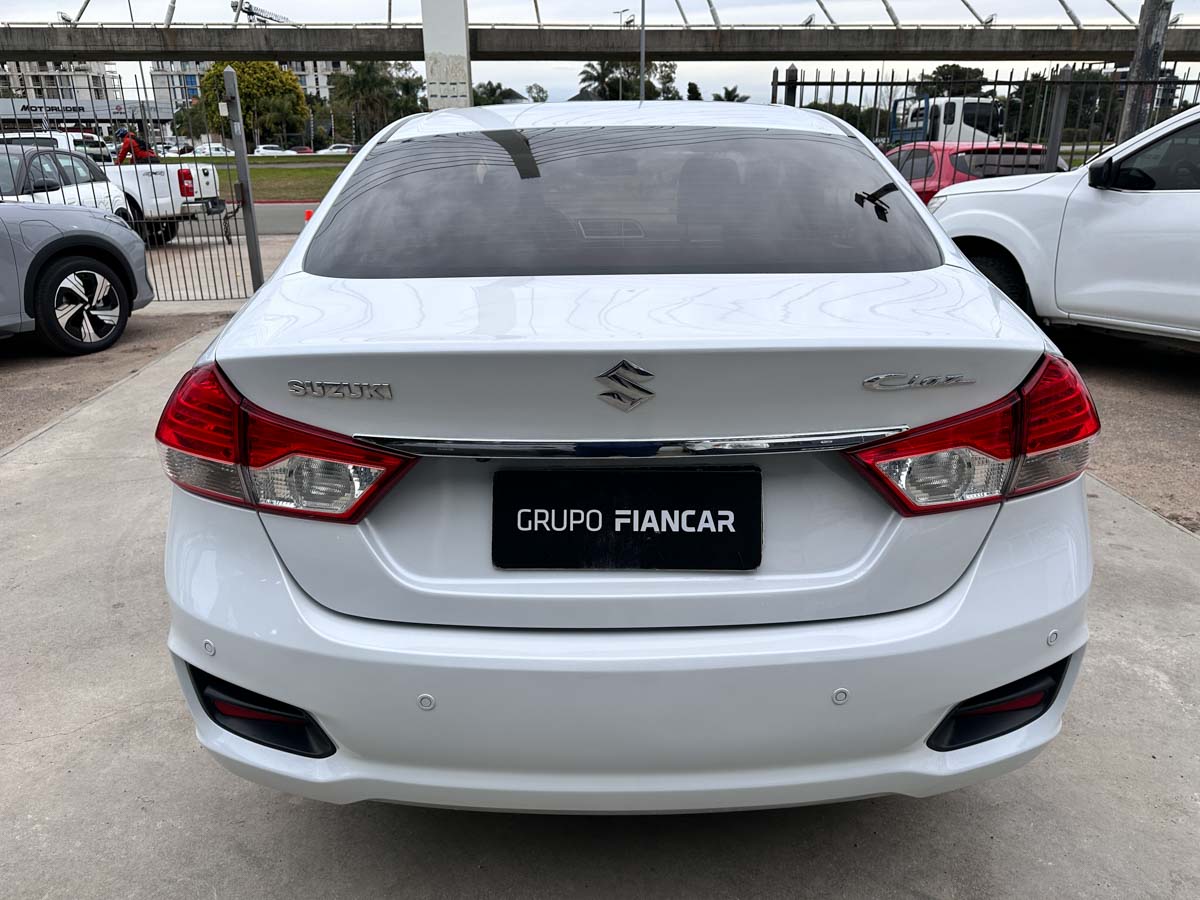 SUZUKI CIAZ GLX 1.4 MT EXTRA FULL 4PTS 2015