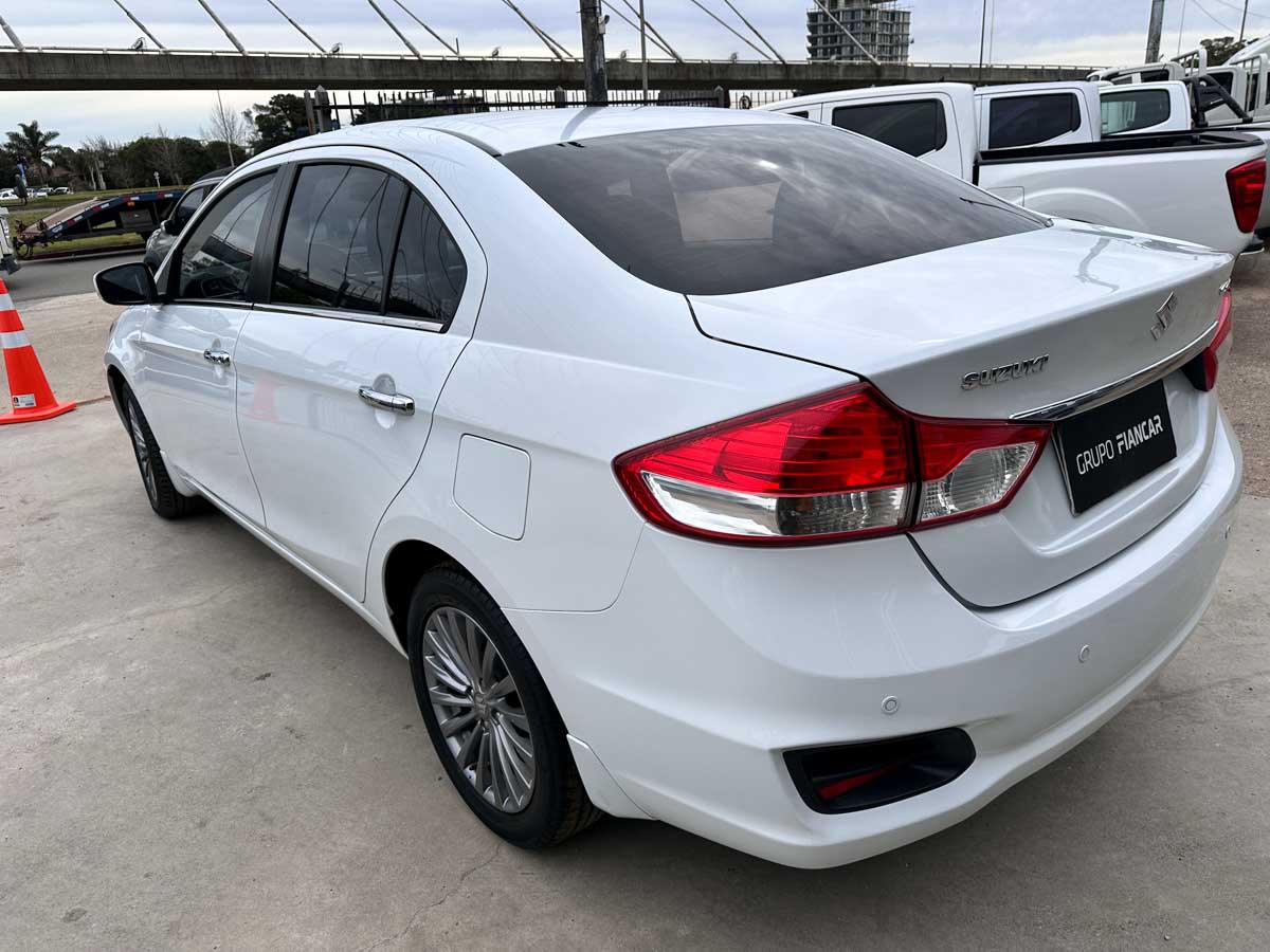SUZUKI CIAZ GLX 1.4 MT EXTRA FULL 4PTS 2015