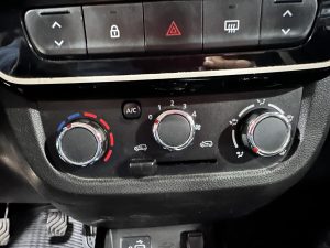 RENAULT KWID ICONIC 1.0 MT FULL 2020