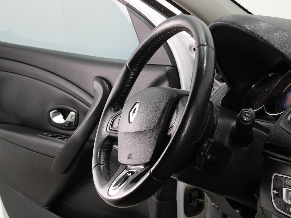 RENAULT MEGANE III PRIVILEGE 2.0 MT 2014