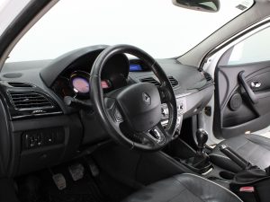 RENAULT MEGANE III PRIVILEGE 2.0 MT 2014