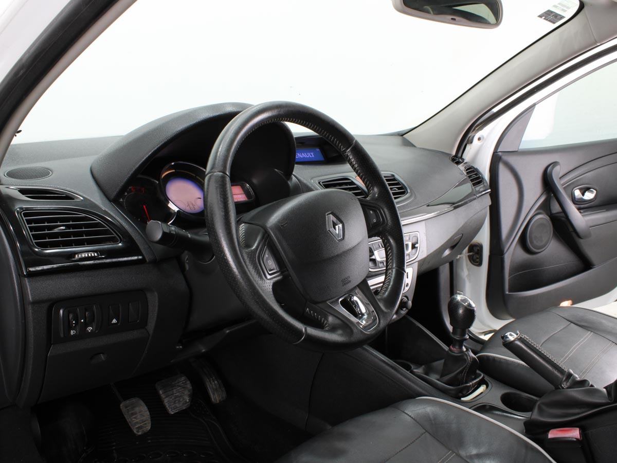 RENAULT MEGANE III PRIVILEGE 2.0 MT 2014