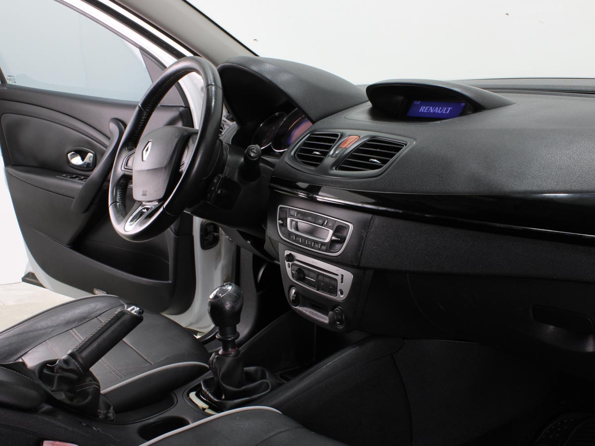 RENAULT MEGANE III PRIVILEGE 2.0 MT 2014