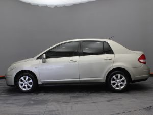 NISSAN TIIDA 2008