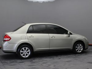 NISSAN TIIDA 2008