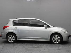 NISSAN TIIDA 2011