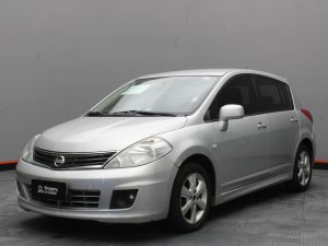 NISSAN TIIDA 2011