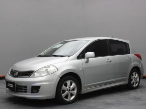 NISSAN TIIDA 2011