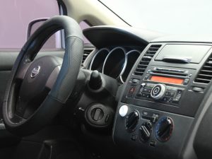 NISSAN TIIDA 2011