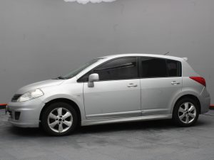 NISSAN TIIDA 2011
