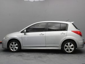 NISSAN TIIDA 2011