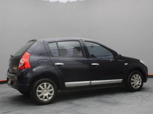 RENAULT SANDERO 2011